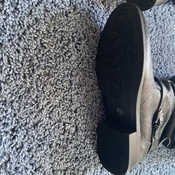 White Mountain Wide Calf, Wide Width Black/Smooth Leather Boots - Picture 7 of 10